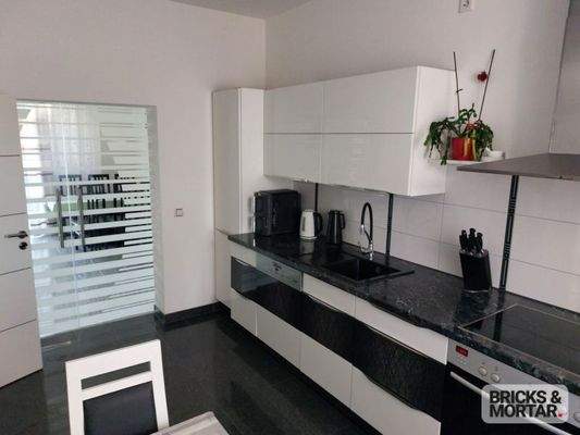 Küche mit Blck in den Essbereich