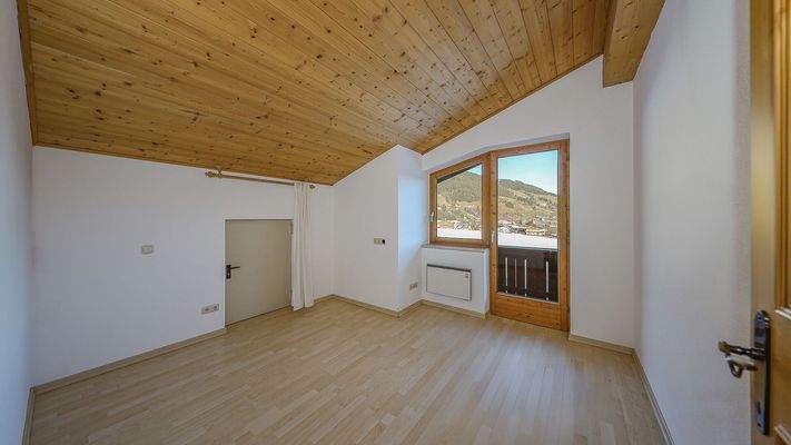 KITZIMMO-Dachgeschosswohnung in sonniger Ruhelage - Immobilien Jochberg.