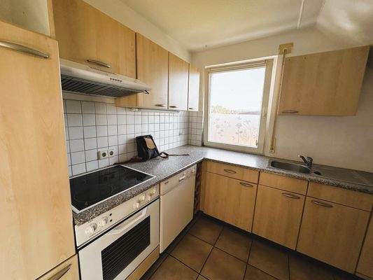 Küche mit Einbauküche