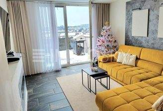 Wohnlandscahft mit Ausgang Dachterrasse