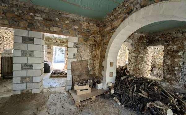 Kreta, Exantis: Unvollendetes, teilweise renoviertes Haus zum Verkauf in der Nähe von Bali