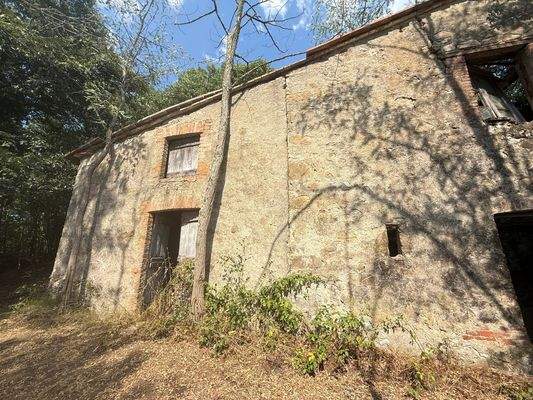 Wohnhaus Ruine mit 200 m2 Volumen plus