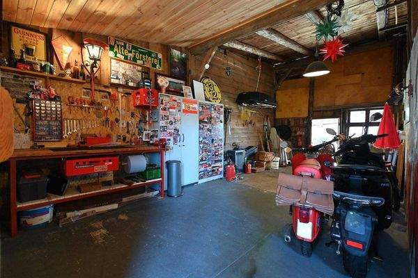 Scheune mit Werkbank