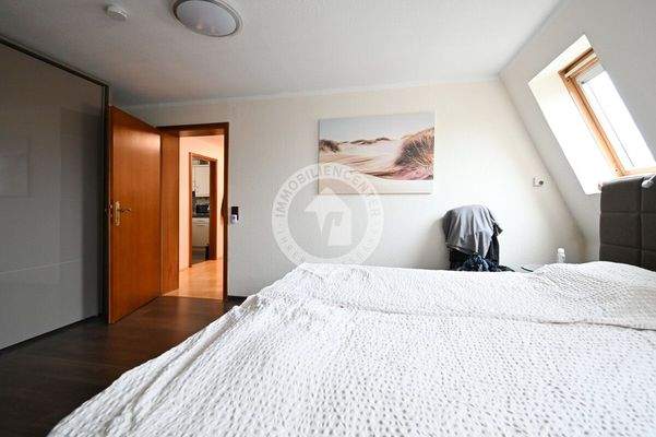 Schlafzimmer (Blick 2)