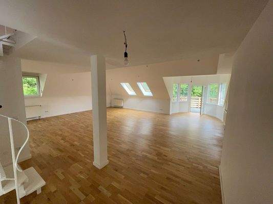 Eingangsbereich + Wohnen