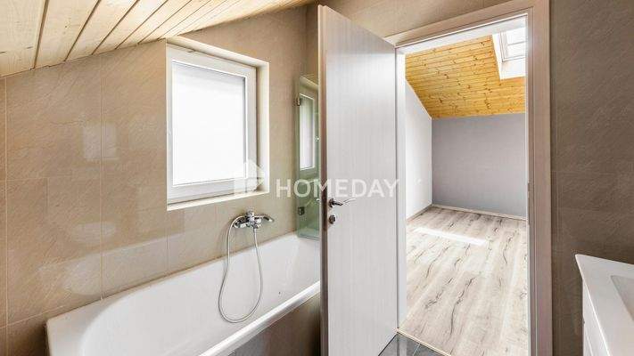 Wohnung 1 1. OG Badezimmer 1 1