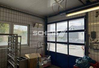 eins von drei Sektionaltoren