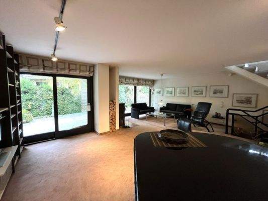 mit Blick in den Garten