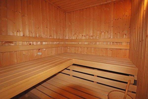 Keller Sauna Innen.jpg