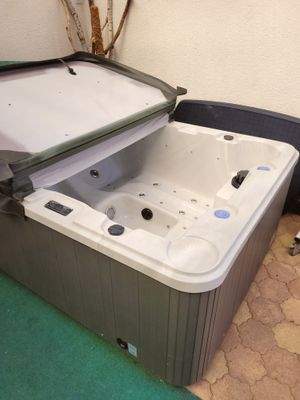 Jakuzzi