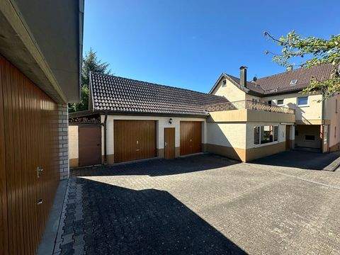 Lenningen Halle, Lenningen Hallenfläche