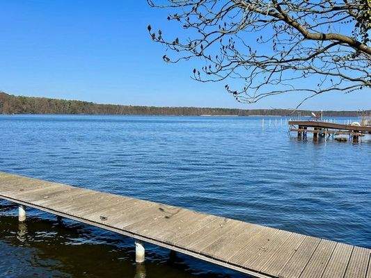 Ruhige Bucht am Krossinsee