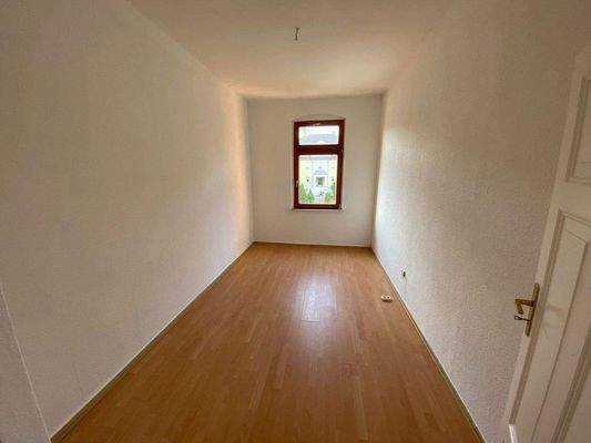 Kinderzimmer Wohnung 2. OG (2).jpg