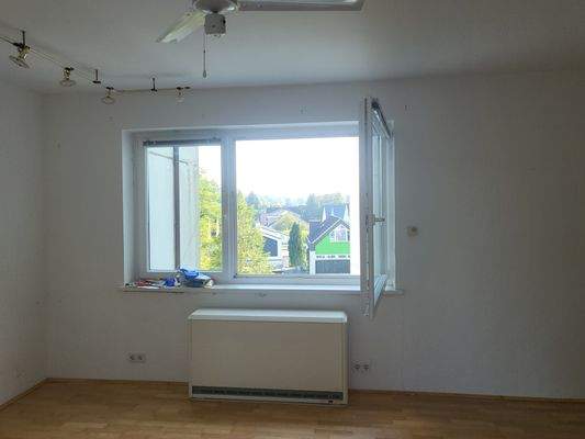 hell und geräumiger Hobbyraum