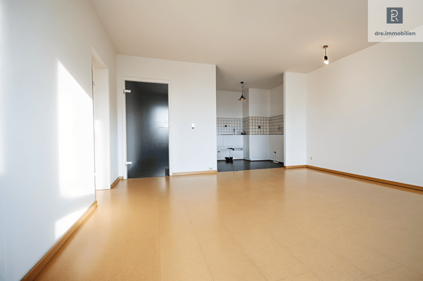 Küche, Wohn-/Esszimmer: Offen, hell und bereit für Ihre Ideen