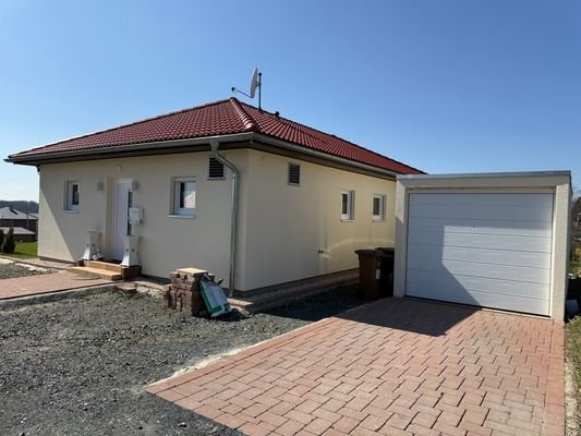 Stellplätze und Garage 