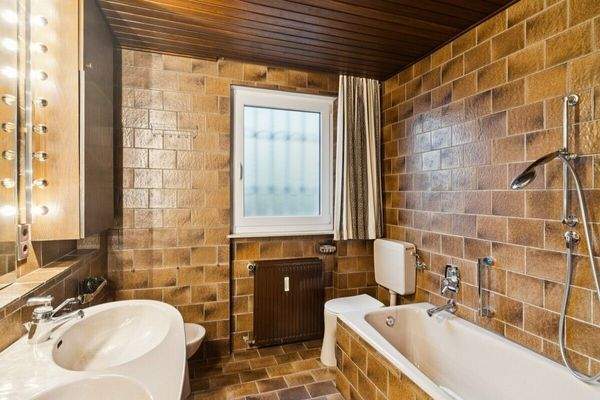 Badezimmer (Whg. EG)