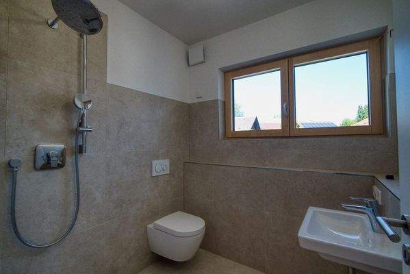 Nutzflächen im UG mit Bad