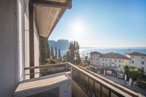 Tecnocasa Garda 0360.jpg