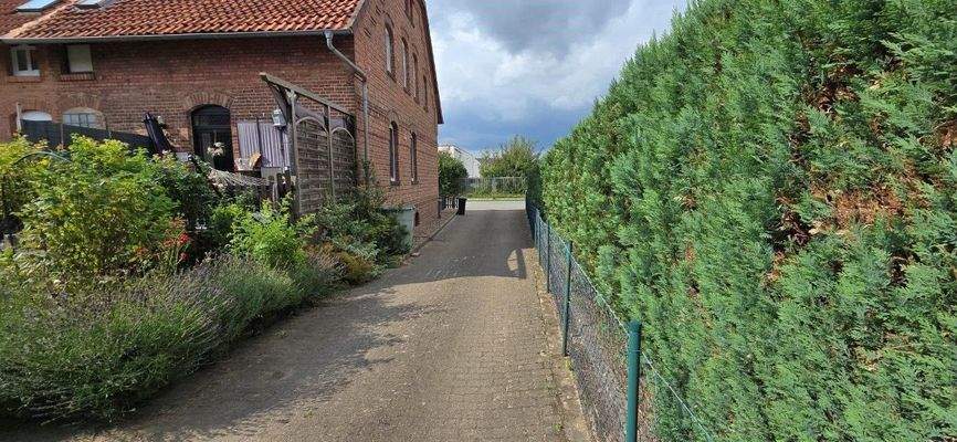 Einfahrt zur Garage