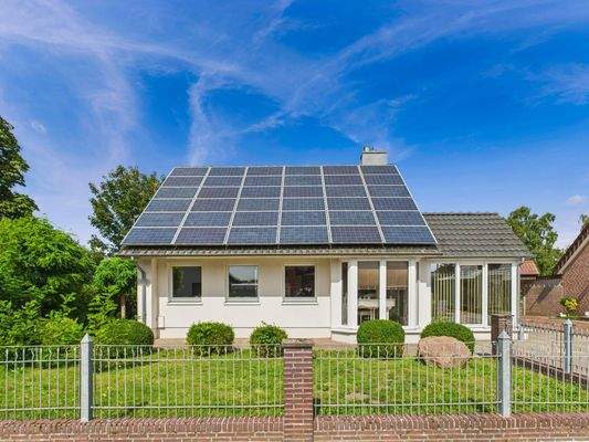 CAM03784G0-PR0080-STILL003