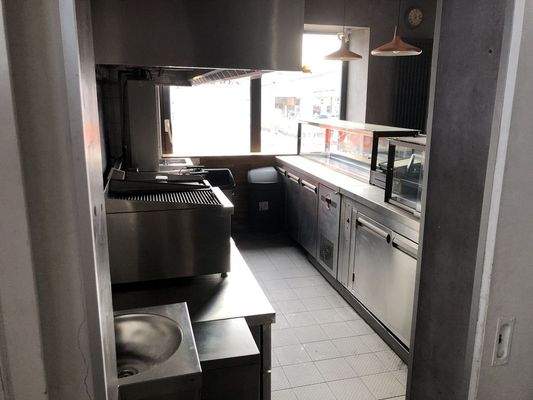 GA0038_Grill_Einrichtung+Theke