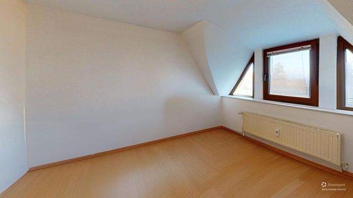 40B-Am-Strand-Bedroom-Defurnished