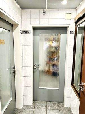 Zugang Toiletten Café