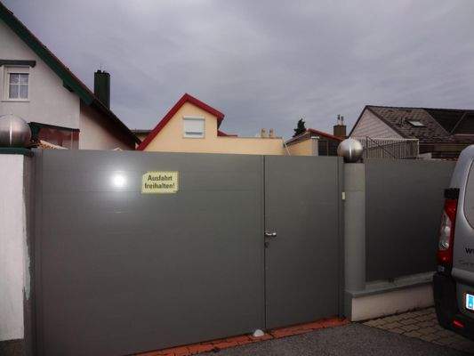 Zufahrt Rückwärts Neue Bahngasse