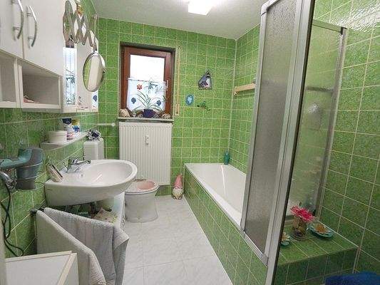 Badezimmer Wohnung HG