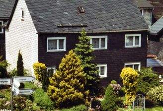 Großbreitenbach Hauptstr 3.jpg