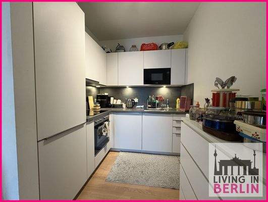 Küche mit Einbauküche