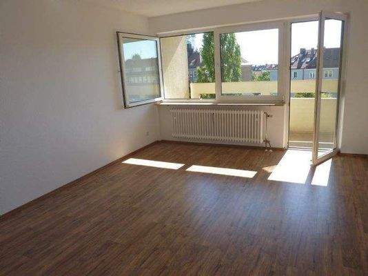 WOHN-/SCHLAFZIMMER M.ZUGANG Z.WESTBALKON Ansicht 1