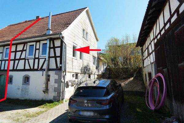 Doppelhaushälfte mit Grenze