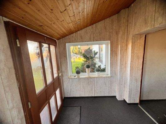 Eingangsbereich links