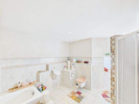 CAM03784G0-PR0075-STILL041