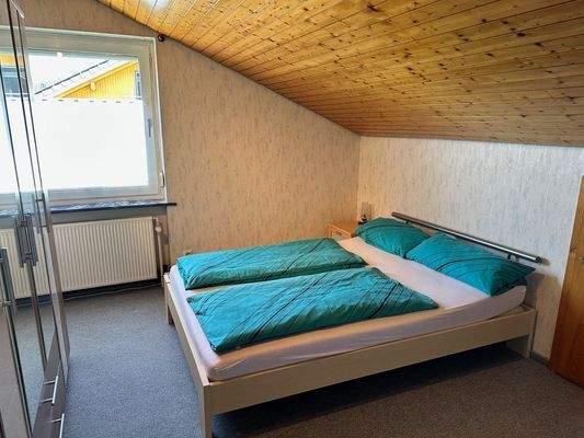 Schlafzimmer DG