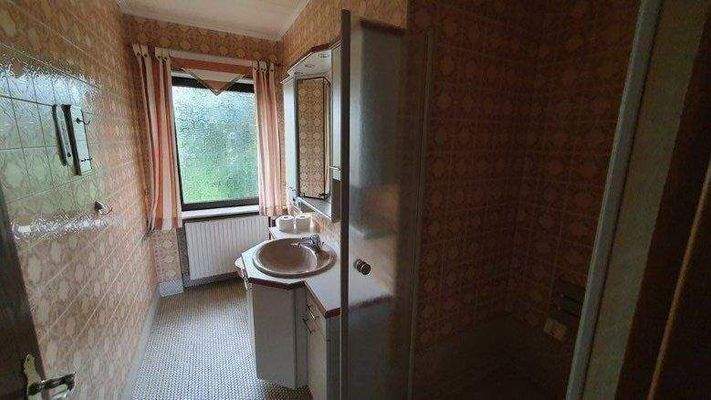 EG Badezimmer mit Fenster