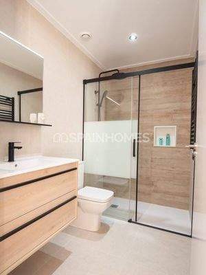 Detached Houses with Private Pools in La Marina Alicante