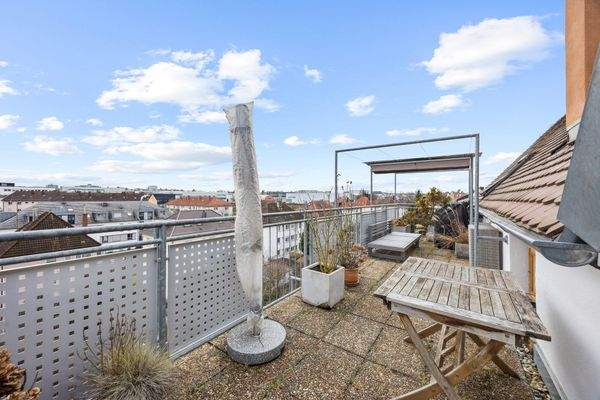 Großzügige Dachterrasse - 2.DG
