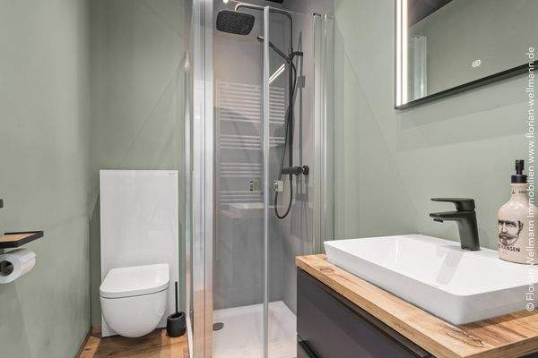 Bad mit Dusche 3,25 m²