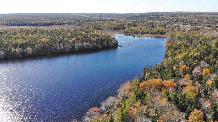 Cape Breton - 3,1 Hektar großes See-Ufergrundstück