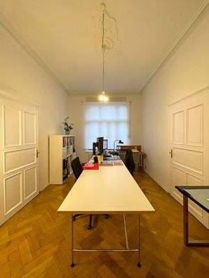 Schreibtischplätze 1