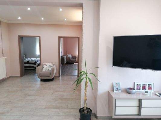  Wohnzimmer + 2 Schlafzimmertüren