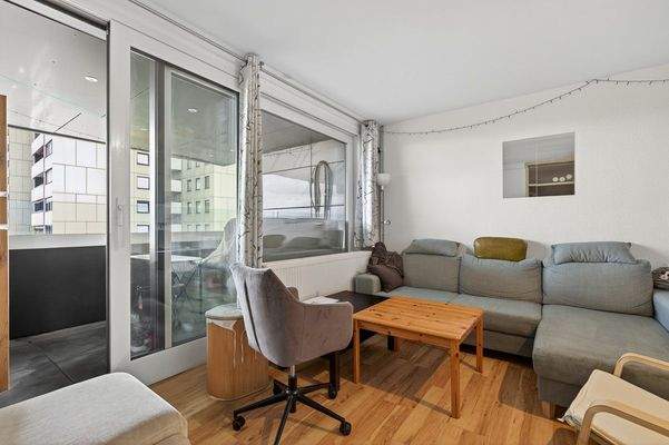 Studenten-WG großes Zimmer