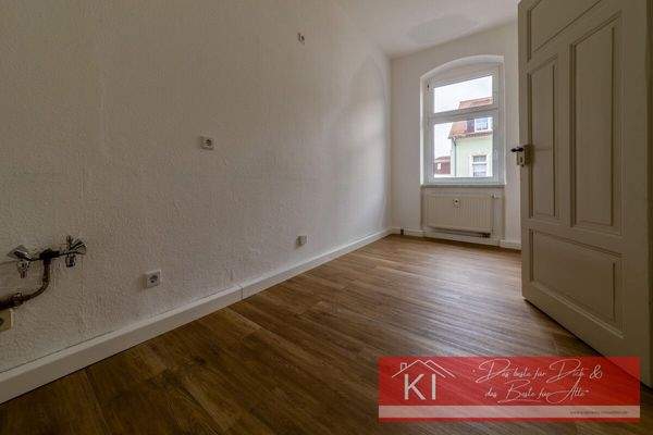 Küche an Wohnzimmer