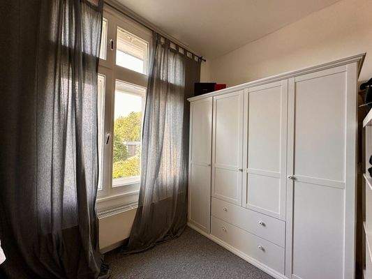 Ankleidezimmer im OG