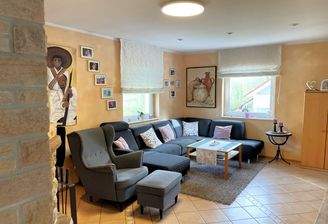 Hochwertiges Zweifamilienhaus