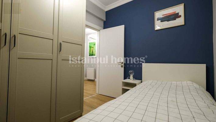 5-Storey Building Close to Tram Station in Fatih Istanbul