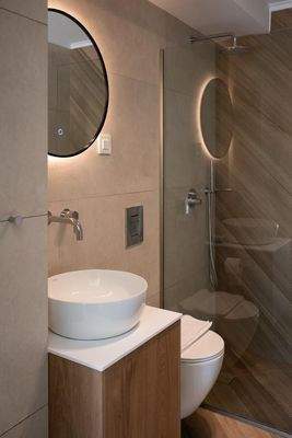 Kreta, Tavronitis: Zeitgenössisch eingerichtete Villa mit Pool zu verkaufen